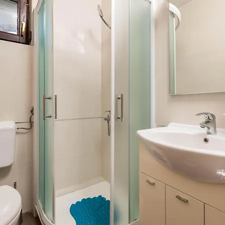 2 Bedroom Beautiful In * Barbat na Rabu