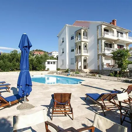 Appartamento 2 Bedroom Beautiful In *